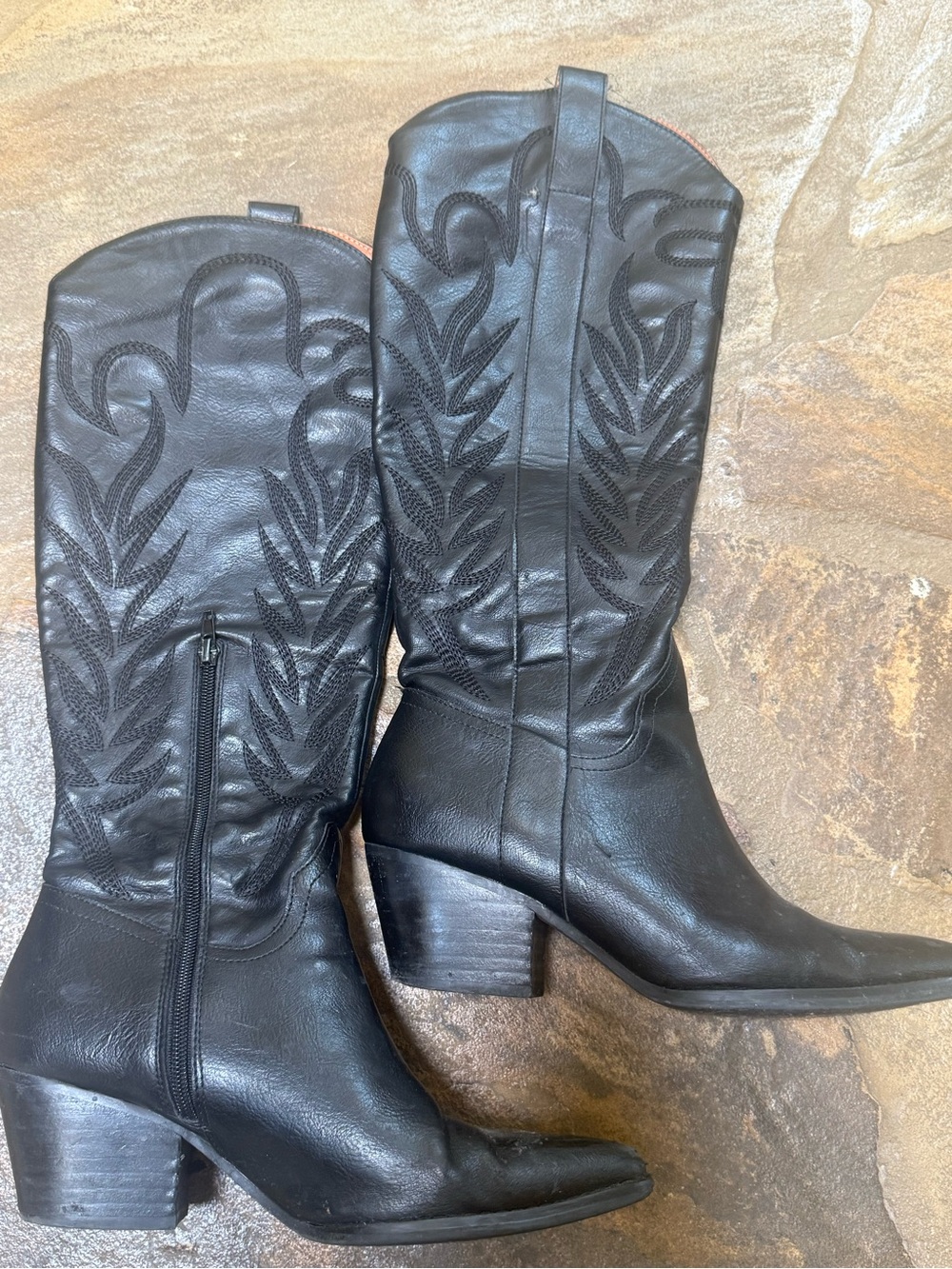 Women's Black Embroidered Leather Western Boots size 8.5